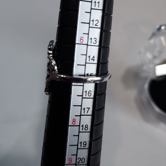 Alloy Silver Cross ring size 7 - Picture 4 of 4